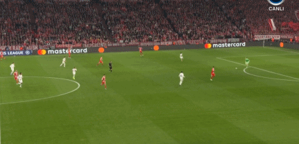 半场战报：皇马3-2拜仁，居莱尔双响，姆巴佩、凯恩破门