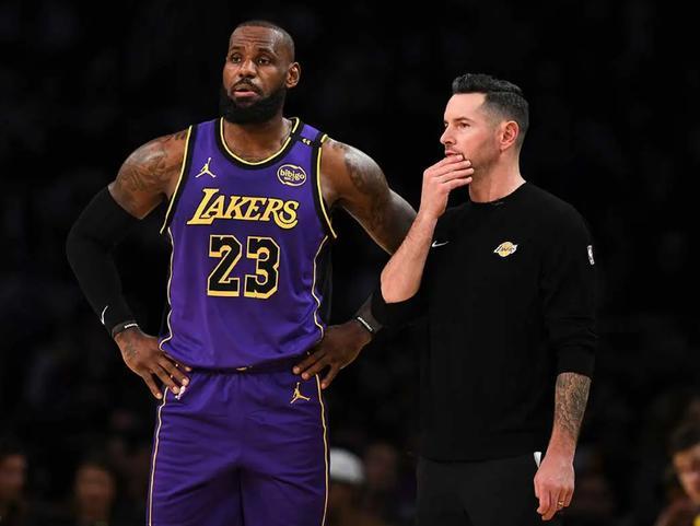 湖人中锋预见雷迪克成为主帅 “现役湖人斯马特最可能当教练”