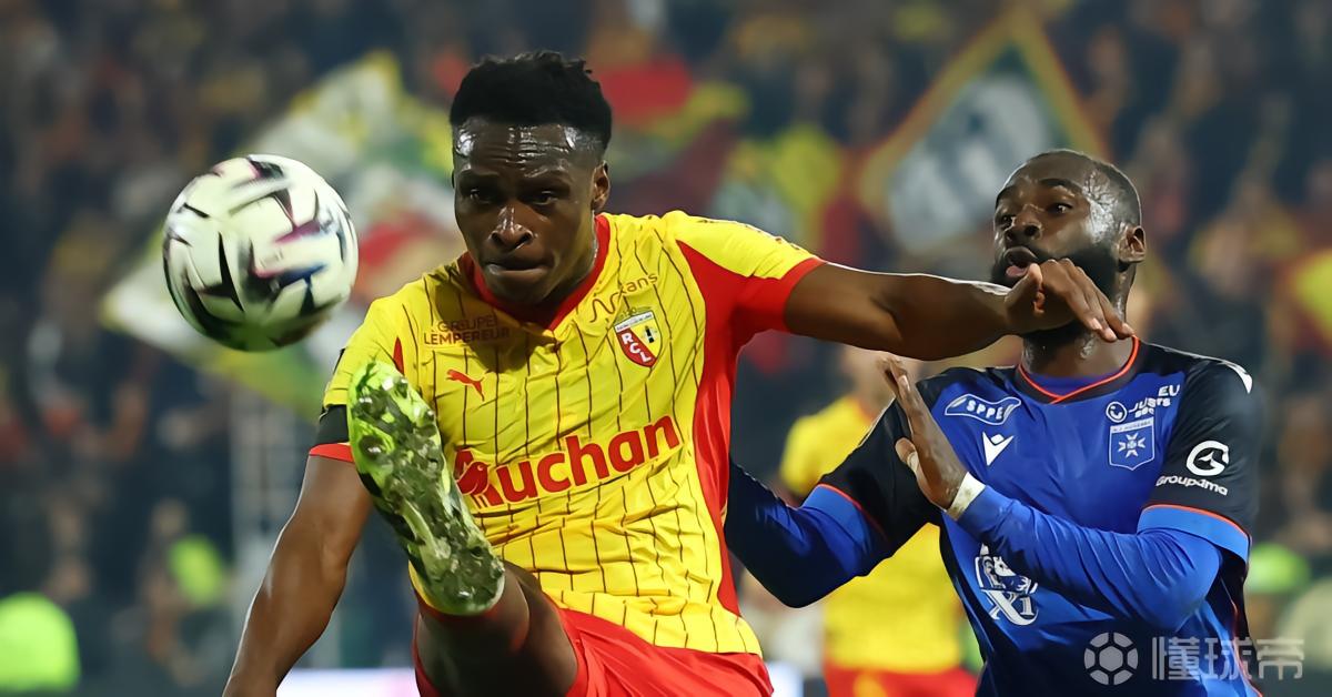 记者：国米和尤文关注朗斯中卫拜多，朗斯对球员估价超3000万