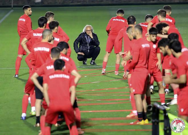 今晚5004荷甲 特温特和奈梅亨的比赛 比分预测 今日继续冲击