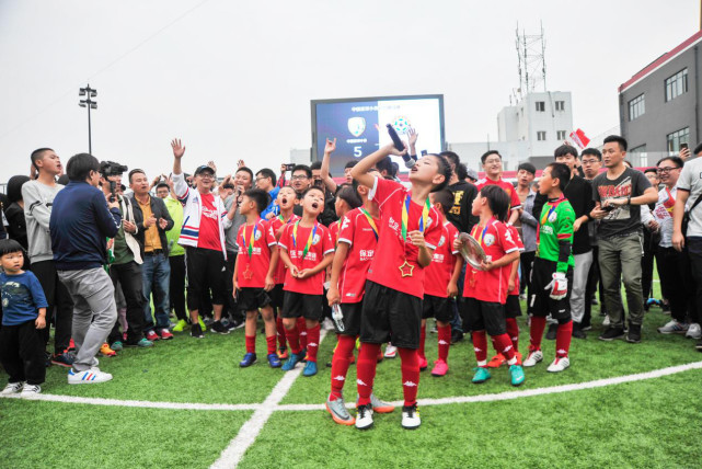 12月18日 23：00 苏超第19轮 利云斯顿vs罗斯郡