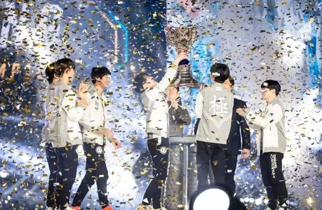 足球前瞻，意甲：罗马VS米兰，法甲：南特VS马赛